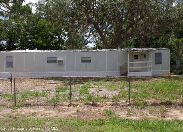 Property at 3236 Painters St, Spring Hill, FL 34606, 3 beds, 2 baths