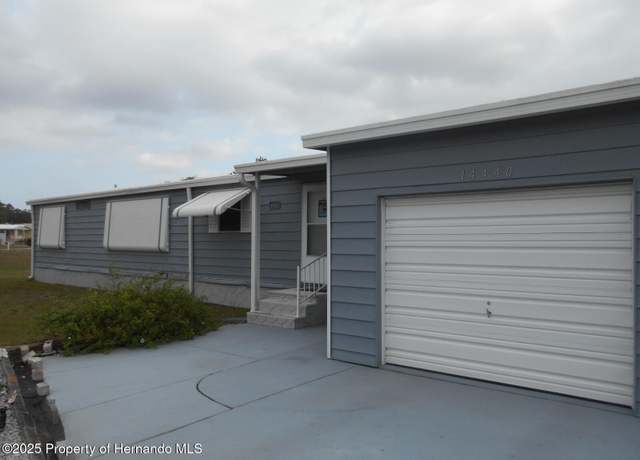 Property at 14440 Rialto Ave, Brooksville, FL 34613, 3 beds, 2 baths