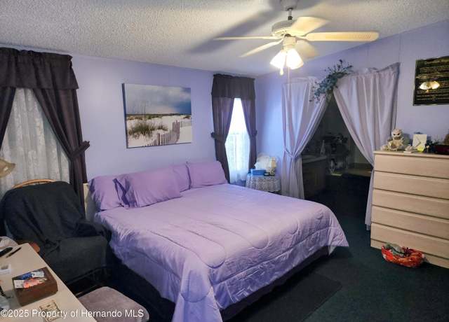Property at 14440 Rialto Ave, Brooksville, FL 34613, 3 beds, 2 baths