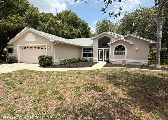 Property at 4 Sandpine Ct W, Homosassa, FL 34446, 3 beds, 2 baths