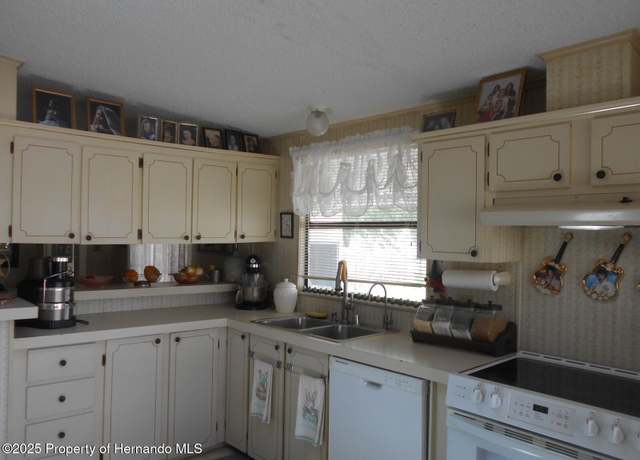 Property at 14268 Action St, Brooksville, FL 34613, 2 beds, 2 baths