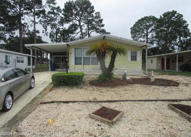 Property at 7530 Dinsmore St, Brooksville, FL 34613, 2 beds, 2 baths