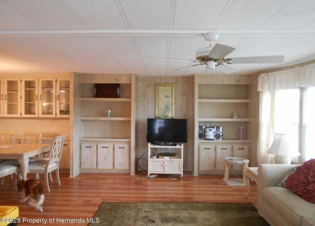 Property at 9141 Salisbury Dr, Brooksville, FL 34613, 2 beds, 2 baths