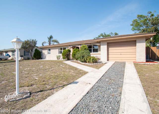 Property at 6251 Danbury St, Spring Hill, FL 34606, 3 beds, 2 baths