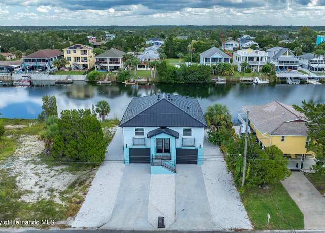 Property at 3230 Azalea Dr, Hernando Beach, FL 34607, 3 beds, 2 baths