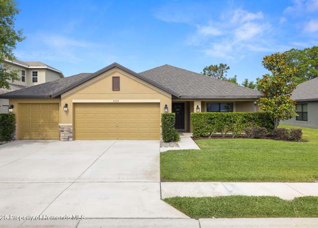 Property at 4725 Royal Birkdale Way, Wesley Chapel, FL 33543, 3 beds, 2 baths
