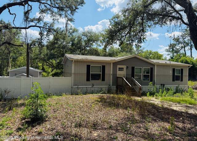 Property at 4319 Pocahontas Dr, Dade City, FL 33523, 3 beds, 2 baths