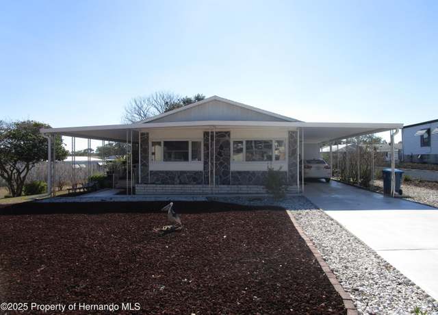 Property at 8149 Dinsmore St, Brooksville, FL 34613, 2 beds, 2 baths
