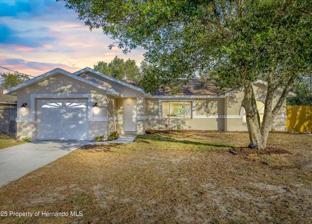 Property at 5036 Deltona Blvd, Spring Hill, FL 34606, 3 beds, 2 baths