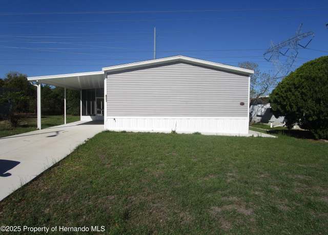 Property at 8551 Electra Ave, Brooksville, FL 34613, 3 beds, 2 baths
