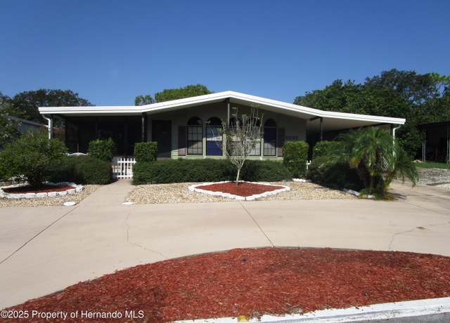 Property at 8339 Weatherford Ave, Brooksville, FL 34613, 3 beds, 2 baths