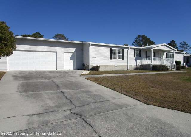 Property at 14535 Rialto Ave, Brooksville, FL 34613, 3 beds, 2 baths