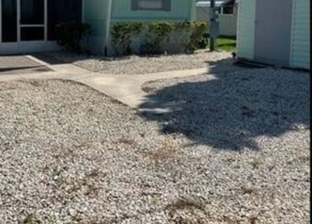 Property at 5244 Palisade Dr, Weeki Wachee, FL 34607, 2 beds, 1 bath