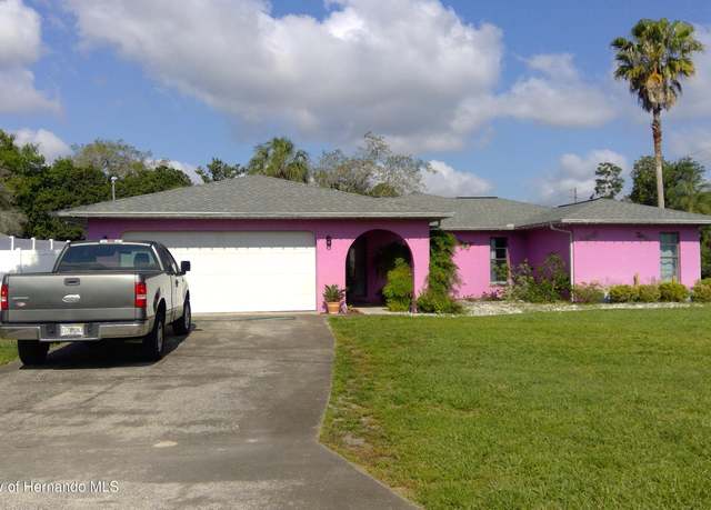 Property at 1095 Altoona Ave, Spring Hill, FL 34609, 3 beds, 2 baths