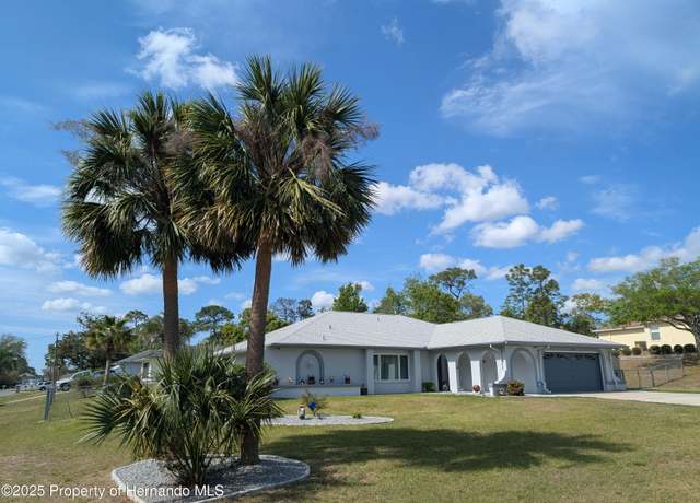 Property at 12060 Topaz St, Spring Hill, FL 34608, 3 beds, 2 baths