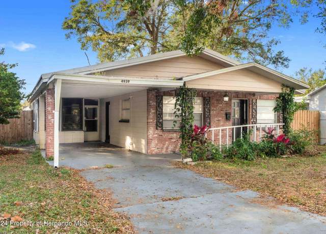 Property at 4939 18th St, Zephyrhills, FL 33542, 2 beds, 2 baths