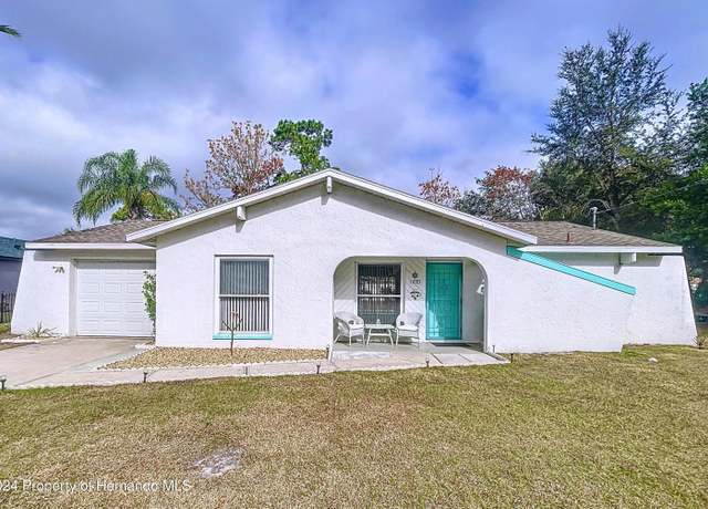 Property at 11083 Elgin Blvd, Spring Hill, FL 34608, 2 beds, 2 baths