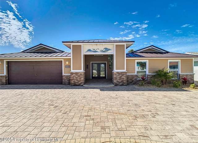 Property at 5509 Pilots Pl, New Port Richey, FL 34652, 5 beds, 3 baths