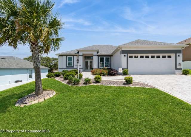 Property at 224 W Rexford Dr, Beverly Hills, FL 34465, 3 beds, 2 baths