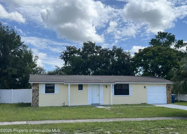 Property at 9459 Melrose St, Spring Hill, FL 34608, 3 beds, 1 bath