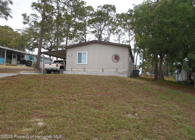 Property at 8146 Dinsmore St, Brooksville, FL 34613, 2 beds, 2 baths