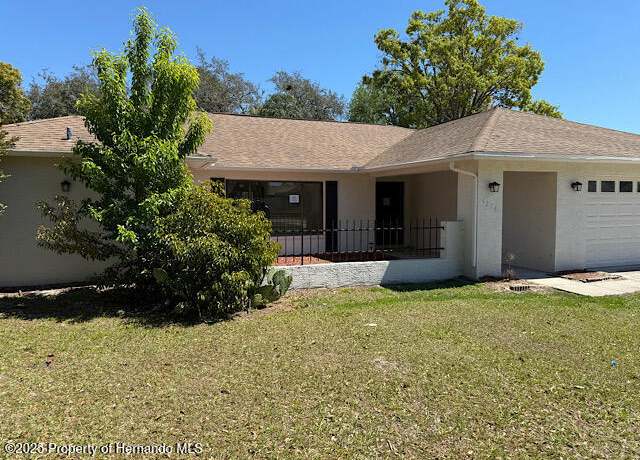 Property at 4274 Craigdarragh Ave, Spring Hill, FL 34606, 3 beds, 2 baths