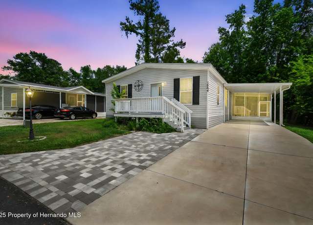 Property at 2864 Kingswood Cir, Brooksville, FL 34604, 3 beds, 2 baths