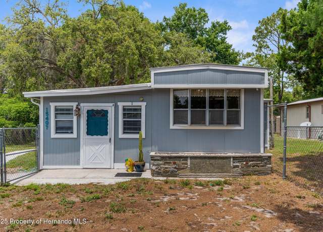 Property at 15407 Singleton Dr, Brooksville, FL 34604, 2 beds, 2 baths