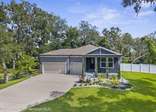 Property at 5100 Westlake Blvd, Dade City, FL 33523, 4 beds, 2 baths