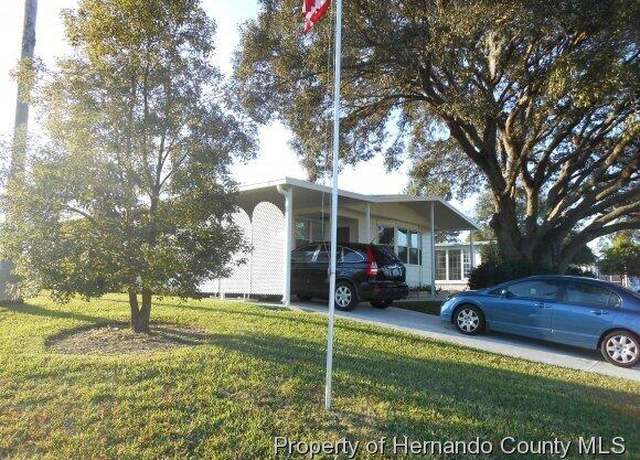Property at 16175 Brookridge Blvd, Brooksville, FL 34613, 2 beds, 2 baths