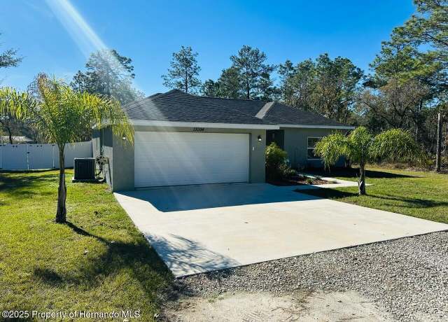 Property at 13094 Tailorbird Ave, Brooksville, FL 34614, 3 beds, 2 baths