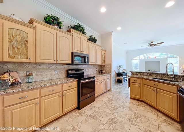 Property at 13417 Whitehaven Ct, Spring Hill, FL 34609, 3 beds, 2 baths