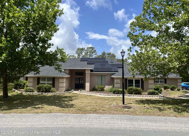 Property at 24 Black Willow Ct N, Homosassa, FL 34446, 5 beds, 3 baths