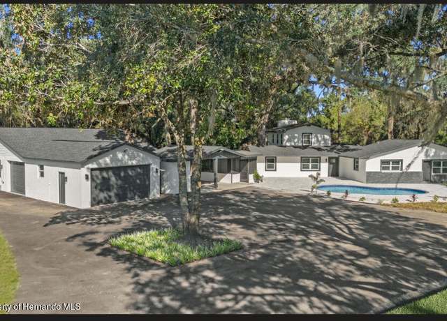 Property at 18101 Mason-smith Rd, Brooksville, FL 34604, 4 beds, 3 baths