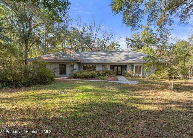 Property at 22347 Golden Retriever Ln, Brooksville, FL 34601, 3 beds, 2 baths