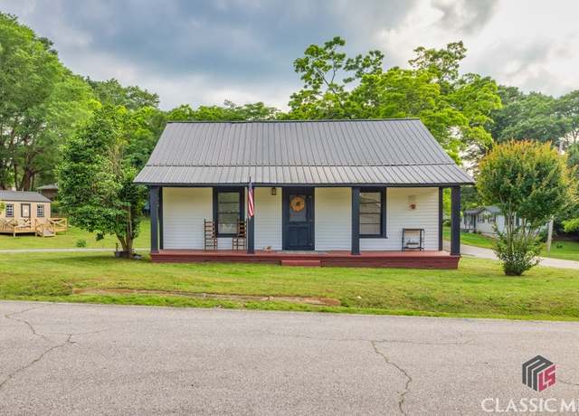 Property at 99 Hickory St, Commerce, GA 30529, 2 beds, 1 bath