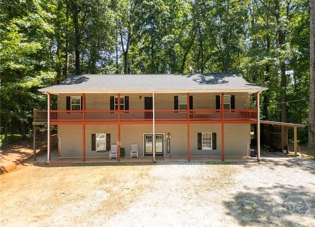 Property at 208 Hillshore Ct, Lavonia, GA 30553, 4 beds, 2 baths