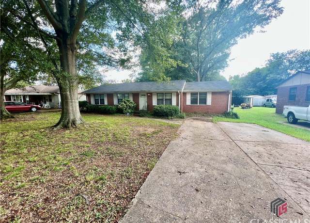 Property at 216 E Meadow Dr, Athens, GA 30605, 3 beds, 1.5 baths