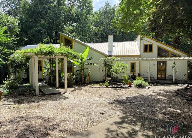 Property at 1275 Tallassee Rd, Athens, GA 30606, 3 beds, 2.5 baths