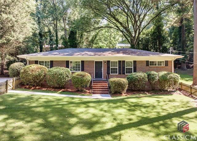 Property at 225 Riverside Dr, Athens, GA 30606, 3 beds, 2 baths