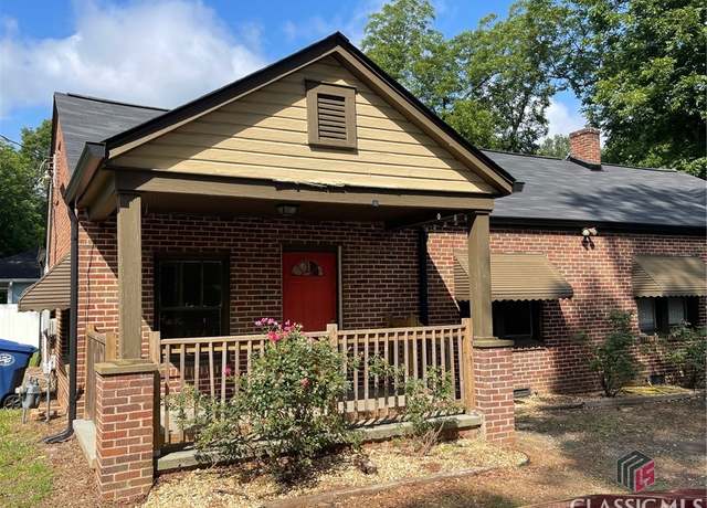 Property at 49 New St E, Winder, GA 30680, 4 beds, 2 baths