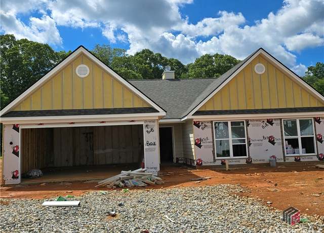 Property at 176 Lake Meadows Dr, Winder, GA 30680, 5 beds, 3 baths