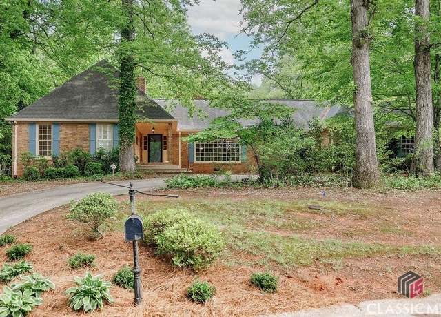 Property at 139 Lake Forest Dr, Athens, GA 30607, 5 beds, 3.5 baths