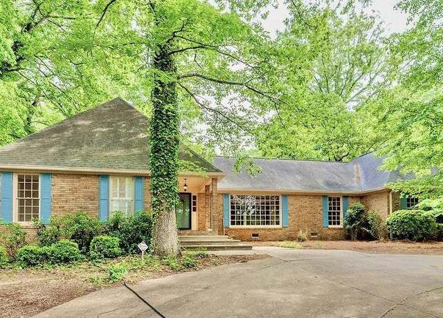 Property at 139 Lake Forest Dr, Athens, GA 30607, 5 beds, 3.5 baths