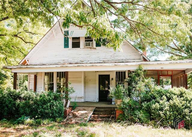 Property at 312 Sunset Dr, Stephens, GA 30667, 3 beds, 2 baths
