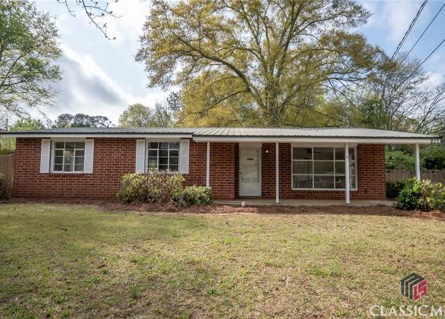 Property at 215 Duke St, Jefferson, GA 30549, 3 beds, 1.5 baths