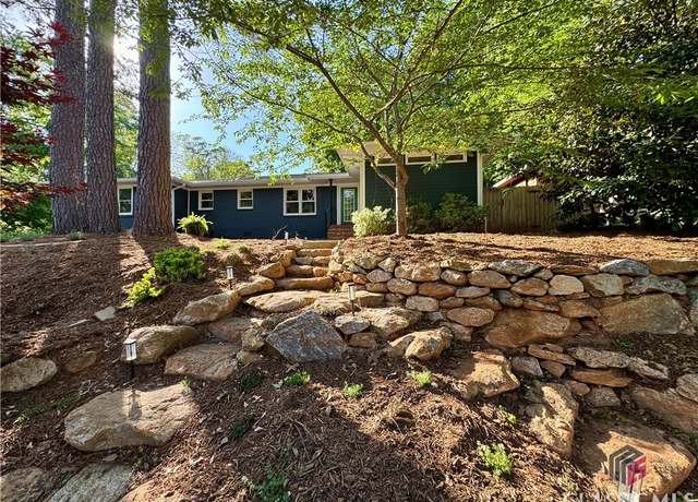 Property at 160 Gran Ellen Dr, Athens, GA 30606, 3 beds, 3.5 baths