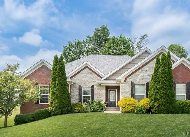 Property at 3417 Royal Lake Dr, Floyds Knobs, IN 47119, 4 beds, 3 baths