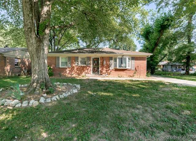 Property at 32 Beechwood Rd, Jeffersonville, IN 47130, 4 beds, 2 baths