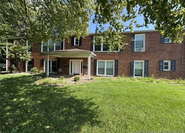 Property at 449-451 N New Albany St, Sellersburg, IN 47172, 8 beds, 5 baths